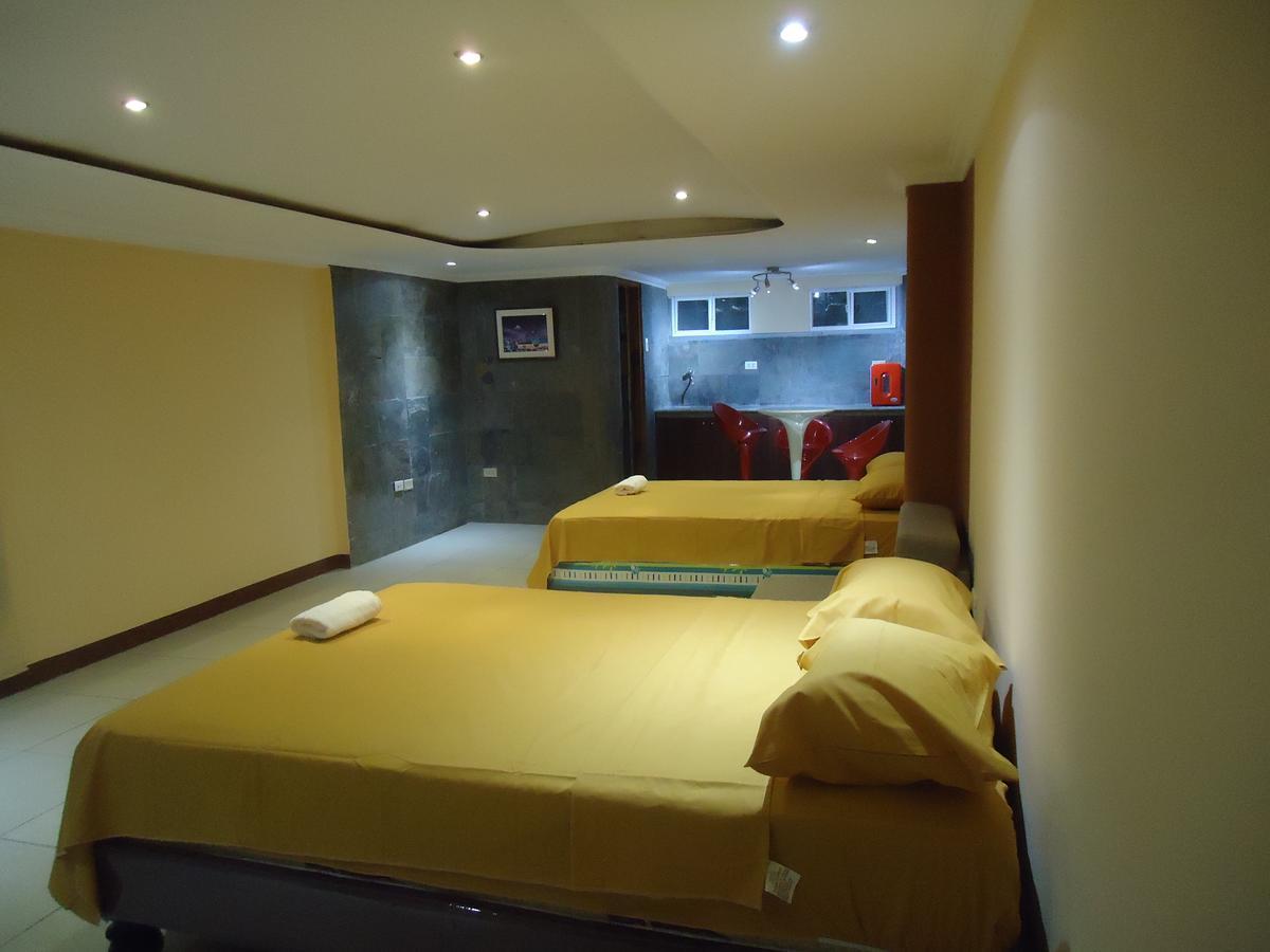 Hostaling Guayaquil Mercedes Luaran gambar