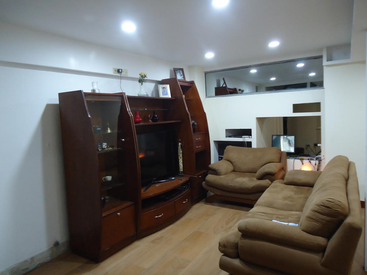 Hostaling Guayaquil Mercedes Luaran gambar